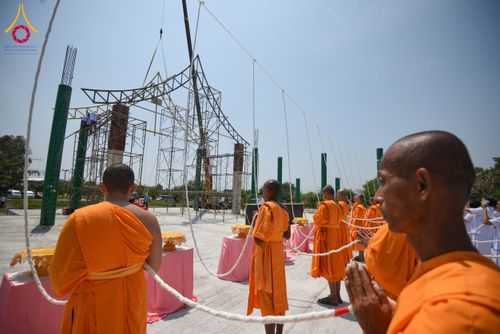 ภาพ No.131533:พิธีทอดผ้าป่ายกค้ำฟ้ามหามงคล อาคาร 80 ปี หลวงพ่อธัมมชโย ณ ศูนย์ปฏิบัติธรรมวิหารแดง ต.เจริญธรรม อ.วิหารแดง จ.สระบุรี วันที่ 17 มีนาคม พ.ศ. 2567