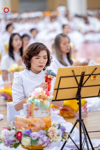 ภาพ No.239589:วันอาทิตย์ที่ 17 สิงหาคม พ.ศ. 2568 พิธีถวายคิลานเภสัช และอุปกรณ์ทางการแพทย์ แด่คณะสงฆ์ เนื่องในวันธรรมชัย ณ ห้องแก้วสารพัดนึก 2 สภาธรรมกายสากล วัดพระธรรมกาย