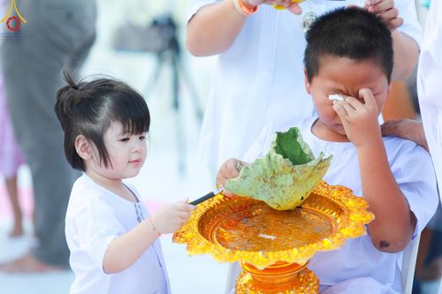ภาพ No.132670:พิธีปลงผมยุวธรรมทายาท รุ่นที่ 32 มัชฌิมธรรมทายาท รุ่นที่ 28 ณ ลานธรรม วัดพระธรรมกาย วันเสาร์ที่ 30 มีนาคม พ.ศ. 2567