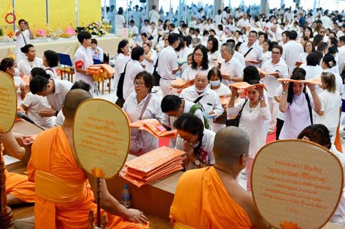 ภาพ No.148607:พิธีบุพเปตพลี, พิธีทอดผ้าป่า, พิธีไถ่ชีวิตโค 80 ตัว ให้ชีวิตสัตว์เป็นทาน ณ ศูนย์ปฎิบัติธรรมภาคใต้ อ.บางกล่ำ จ.สงขลา วันเสาร์ที่ 10 สิงหาคม พ.ศ. 2567