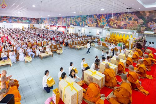 ภาพ No.286080:วันที่ 11 ตุลาคม พ.ศ. 2568 พิธีทอดกฐินสามัคคีทั่วไทย 30,000 วัด โดยคณะศิษยานุศิษย์ บูชาธรรม 81 ปี หลวงพ่อธัมมชโย ณ วัดโบสถ์บน ต.บางคูเวียง อ.บางกรวย จ.นนทบุรี