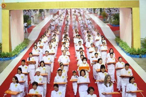 ภาพ No.240715:วันพุธที่ 27 สิงหาคม พ.ศ. 2568 พิธีทอดผ้าป่าเพื่อสร้างอาคาร  82 ปี หลวงพ่อธัมมชโย สมทบกฐินวัดพระธรรมกาย และกฐิน 30,000 วัดทั่วประเทศ ครั้งที่ 1