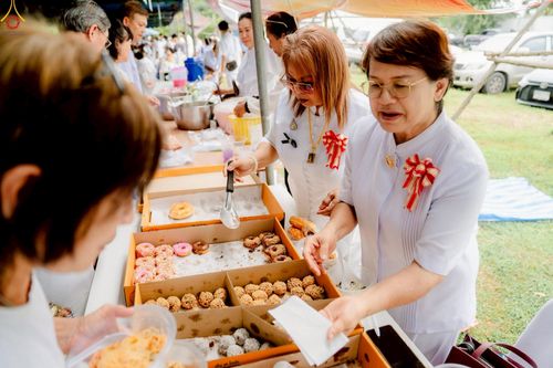 ภาพ No.266851:วันที่ 5 พฤศจิกายน พ.ศ. 2568 พิธีทอดกฐิน ณ อนุสรณ์สถานพระมงคลเทพมุนี  (สด จนฺทสโร) ผู้ค้นพบวิชชาธรรมกาย สถานที่ตั้งมโนปณิธานบวชตลอดชีวิต คลองบางนางแท่น ต.หอมเกร็ด อ.สามพราน จ.นครปฐม