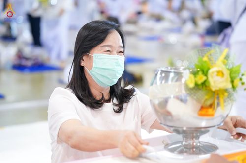 ภาพ No.76660:พิธีถวายโคมมาฆประทีป น้อมถวายเป็นพุทธบูชา แด่คณะพระภิกษุ สามเณร วัดพระธรรมกาย วันที่ 25 กุมภาพันธ์ พ.ศ. 2566