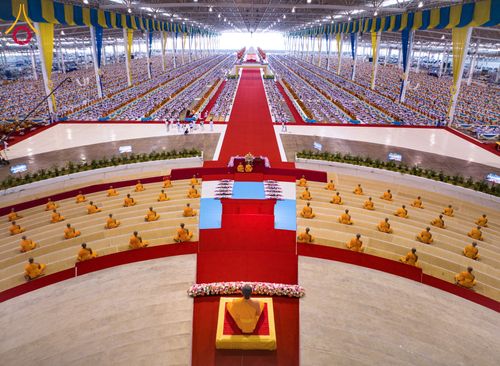 ภาพ No.59968:พิธีเจริญพระพุทธมนต์ "ฉลองอายุวัฒนมงคล 80 ปี หลวงพ่อธัมมชโย" พิธีถวายไทยธรรม คณะสงฆ์ 10,000 กว่าวัดทั่วประเทศ ในวันคุ้มครองโลก วันจันทร์ที่ 22 เมษายน พ.ศ. 2567 ณ สภาธรรมกายสากล วัดพระธรรมกาย จ.ปทุมธานี