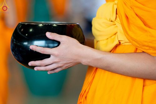 ภาพ No.124446:พิธีตักบาตรในวันมาฆบูชา ณ บ้านแก้วเรือนทองคุณยายฯ วัดพระธรรมกาย จ.ปทุมธานี วันเสาร์ที่ 24 กุมภาพันธ์ พ.ศ. 2567