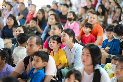 ภาพ No.111251:กิจกรรมงานวันเด็กแห่งชาติ รวมพลังเด็กเก่งและดี สร้างความดีสากล ปีที่ 6 ร่วมจัดโดย เทศบาลเมืองท่าโขลง พุทธสมาคมปทุมธานี องค์การบริหารส่วนตำบลคลองสาม ณ วัดพระธรรมกาย จ.ปทุมธานี วันที่ 13 มกราคม พ.ศ. 2567