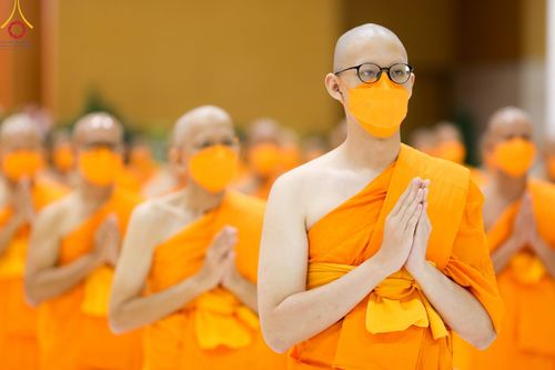 ภาพ No.101683:พิธีขอบรรพชา, พิธีขอสรณคมน์และศีล, พิธีถวายบาตร ในโครงการอุปสมบทหมู่ รุ่นบูชาธรรมมหาปูชนียาจารย์ ณ วัดพระธรรมกาย วันที่ 9 ธันวาคม พ.ศ. 2566