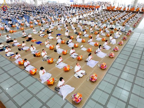 ภาพ No.177393:พิธีถวายภัตตาหารเมนูสวรรค์ และพิธีบุพเปตพลี ครั้งที่ 158 ร่วมอุทิศบุญแด่หมู่ญาติที่ล่วงลับไปแล้ว และสืบทอดอายุพระพุทธศาสนา ณ วัดพระธรรมกาย วันที่ 30 พฤศจิกายน พ.ศ.2567 (วันพระ แรม 15 ค่ำ เดือน 12)