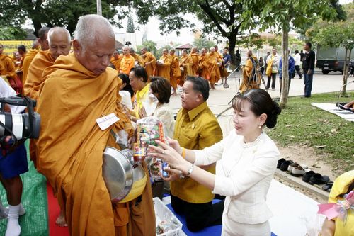 ภาพ No.3129:พิธีถวายสังฆทานแด่คณะสงฆ์ 266 วัด ใน 4 จังหวัดภาคใต้ ครั้งที่ 19