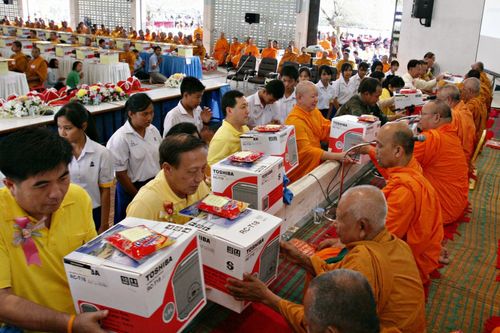 ภาพ No.3135:พิธีถวายสังฆทานแด่คณะสงฆ์ 266 วัด ใน 4 จังหวัดภาคใต้ ครั้งที่ 19