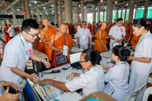 ภาพ No.323516:วันที่ 22 เมษายน พ.ศ.2569(วันคุ้มครองโลก) งานถวายมหาสังฆทาน 40,000 กว่าวัดทั่วประเทศ การเดินทางเข้าวัด , การต้อนรับปฏิสันถารพระสังฆาธิการ  ,  การจัดเตรียมภัตตาหาร , การลงทะเบียน