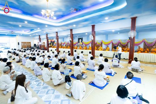 ภาพ No.295559:วันที่ 16 มกราคม พ.ศ. 2569 พิธีถวายภัตตาหารเป็นสังฆทาน แด่พระธรรมยาตรา ณ วัดโบสถ์บน ต.บางคูเวียง จ.นนทบุรี อนุสรณ์สถานลำดับที่ 4 สถานที่เกิดด้วยกายธรรม ในโครงการธรรมยาตรา กตัญญูบูชา มหาปูชนียาจารย์ พระมงคลเทพมุนี(สด จนฺทสโร) พระผู้ปราบมาร อนุสรณ์สถาน 7 แ