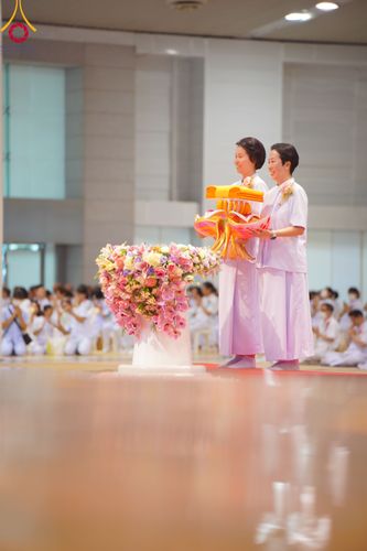ภาพ No.92336:พิธีทอดกฐินธรรมชัยเพื่อสร้างอาคาร 115 ปี คุณยายอาจารย์มหารัตนอุบาสิกาจันทร์ ขนนกยูง อาทิตย์ต้นเดือนที่ 5 พฤศจิกายน พ.ศ. 2566 ณ วัดพระธรรมกาย จ.ปทุมธานี