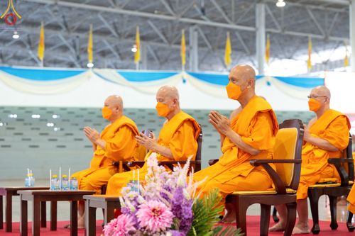 ภาพ No.83717:พิธีวางแผ่นจารึกชื่อและพิธีวางพวงมาลัยสักการะพระประธาน วันอาทิตย์ที่ 16 กรกฎาคม พ.ศ. 2566 ณ รัตนบัลลังก์ สภาธรรมกายสากล วัดพระธรรมกาย