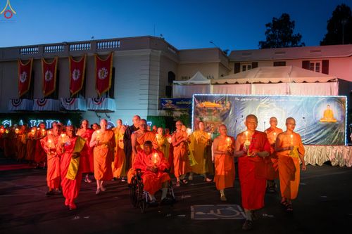 ภาพ No.333005:วันอาทิตย์ที่ 31 พฤษภาคม พ.ศ. 2569 วันวิสาขบูชา ณ วัดพระธรรมกายแคลิฟอร์เนีย  ประเทศสหรัฐอเมริกา