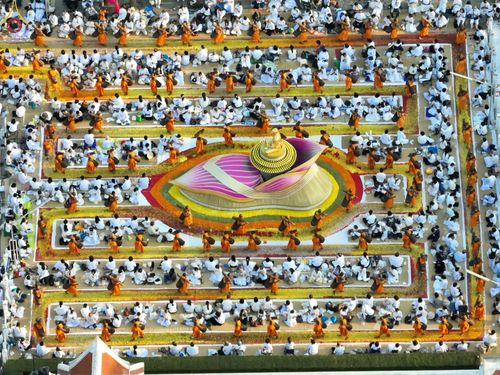 ภาพ No.72343:พิธีต้อนรับพระธรรมยาตรา ในโครงการธรรมยาตรากตัญญูบูชา มหาปูชนียาจารย์ พระมงคลเทพมุนี(สด จนฺทสโร) พระผู้ปราบมาร อนุสรณ์สถาน 7 แห่ง ปีที่ 11 วันที่ 18 มกราคม พ.ศ. 2566 ณ อนุสรณ์สถานลำดับที่ 4 สถานที่เกิดด้วยกายธรรม วัดโบสถ์ (บน) บางคูเวียง อ.บางกรวย จ.นนทบุ