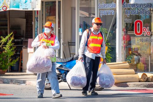 ภาพ No.105917:V.2 ทุ่มเท การเตรียมงาน เก็บงาน การรับบุญของเจ้าหน้าที่หน่วยงานต่างๆ เพื่อโครงการธรรมยาตรา กตัญญูบูชามหาปูชนียาจารย์ พระมงคลเทพมุนี (สด จนฺทสโร) พระผู้ปราบมาร อนุสรณ์สถาน 7 แห่ง ปีที่ 12 ระหว่างวันที่ 2 - 31 มกราคม พ.ศ.2567