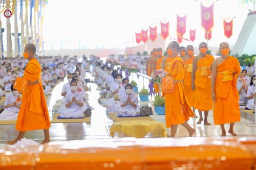 ภาพ No.65374:พิธีทอดผ้าป่า ในวันอาทิตย์ต้นเดือนที่ 4 ธันวาคม พ.ศ. 2565 ณ วัดพระธรรมกาย จ.ปทุมธานี