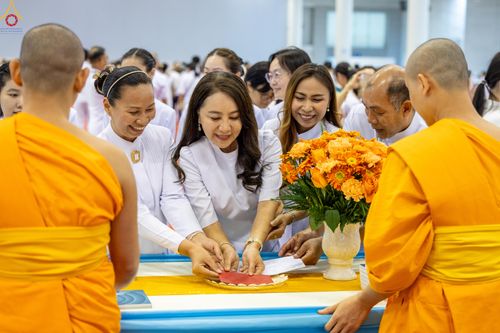 ภาพ No.281128:วันที่ 21 ธันวาคม พ.ศ.2568 พิธีมุทิตาหลวงพ่อทัตตชีโว ณ ห้องแก้วสารพัดนึก วัดพระธรรมกาย