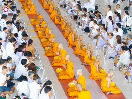 ภาพ No.319596:วันเสาร์ที่ 4 เมษายน พ.ศ.2569 พิธีขอขมา มอบผ้าไตร และถวายบาตรแด่นาคธรรมทายาท ในโครงการบรรพชาสามเณรฟื้นฟูพระพุทธศาสนาทั่วไทย โครงการหน่อแก้วเปรียญธรรม รุ่นที่ 14 โครงการสามเณรยุวธรรมทายาท รุ่นที่ 34 โครงการสามเณรมัชฌิมธรรมทายาท รุ่นที่ 30 ณ สภาธรรมกายสากล