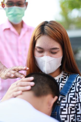 ภาพ No.78447:พิธีตัดปอยผม โครงการหน่อแก้วเปรียญธรรมรุ่นที่ 11  วันที่ 26 มีนาคม พ.ศ.2566  ณ หมู่กุฏิสามเณร อาคารค่ายจองแชมป์ วัดพระธรรมกาย