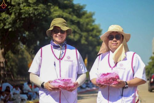 ภาพ No.296024:ภาพเบื้องหลังอาสาสมัครรวมใจ ชุดที่ 1 ในโครงการธรรมยาตรา กตัญญูบูชา มหาปูชนียาจารย์ พระมงคลเทพมุนี(สด จนฺทสโร) พระผู้ปราบมาร อนุสรณ์สถาน 7 แห่ง ปีที่ 14