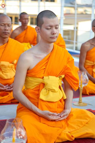 ภาพ No.302794:วันที่ 24 มกราคม พ.ศ. 2569 พิธีจุดประทีปธรรมถวายเป็นพุทธบูชา  และบูชาธรรมมหาปูชนียาจารย์  ณ อาคารธรรมยาตรา กตัญญูบูชามหาปูชนียาจารย์  ตรงข้ามวัดปากน้ำภาษีเจริญ จ.กรุงเทพมหานคร ในโครงการธรรมยาตรา กตัญญูบูชา มหาปูชนียาจารย์ พระมงคลเทพมุนี(สด จนฺทสโร) พระผู