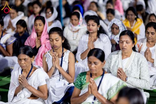 ภาพ No.283777:วันที่ 6-7 ธันวาคม พ.ศ. 2568  พิธีรับมอบหนังสือแสดงเจตจำนงถวายสิทธิครอบครองและใช้ประโยชน์วัดสันติวัน เมืองนาคปูร์  พิธีจุดโคมประทีปถวายเป็นพุทธบูชา และอุทิศบุญกุศลแด่ ดร.บี.อาร์. อัมเบดการ์  พิธีบูชาข้าวพระถ่ายทอดสดจากประเทศไทย