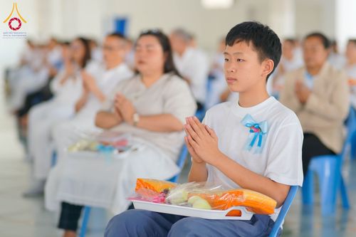 ภาพ No.315458:วันที่ 21 มีนาคม พ.ศ. 2569 พิธีถวายภัตตาหารเมนูสวรรค์ เพื่อการบรรลุธรรม ณ หอฉันคุณยายอาจารย์ฯ วัดพระธรรมกาย