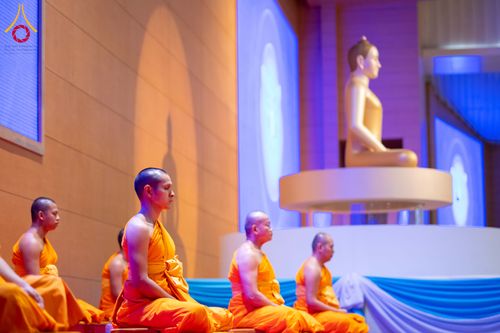 ภาพ No.321594:วันอาทิตย์ที่ 12 เมษายน พ.ศ.2569 กิจกรรมงานบุญวันอาทิตย์ สาธุชนปฏิบัติธรรมร่วมกัน ณ ห้องแก้วสารพัด 1 วัดพระธรรมกาย ปทุมธานี