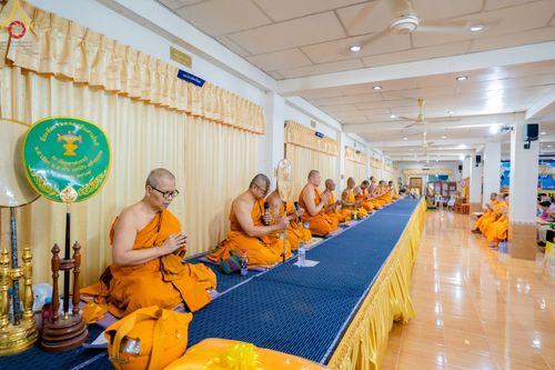 ภาพ No.170817:พิธีทอดกฐิน ณ วัดคูหาสวรรค์ จ.ราชบุรี ในโครงการกฐินสามัคคีทั่วไทย 30,000 วัด บูชาธรรม 80 ปี หลวงพ่อธัมมชโย โดยคณะศิษยานุศิษย์วัดพระธรรมกาย วันที่ 27 ตุลาคม พ.ศ. 2567