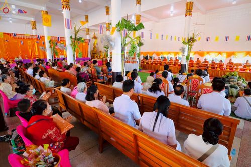 ภาพ No.266484:วันที่ 19 ตุลาคม พ.ศ. 2568 พิธีทอดกฐินสามัคคีทั่วไทย ณ วัดพระประทานพร อ.ศรีราชา ชลบุรี โดยคณะศิษยานุศิษย์ บูชาธรรม 81 ปี หลวงพ่อธัมมชโย