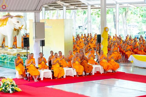 ภาพ No.86636:พิธีเจริญพระพุทธมนต์ถวายพระพรชัยมงคลแด่ สมเด็จพระนางเจ้าสิริกิติ์ พระบรมราชินีนาถ พระบรมราชชนนีพันปีหลวง พระบาทสมเด็จพระวชิรเกล้าเจ้าอยู่หัว และสมเด็จพระนางเจ้าฯ พระบรมราชินี วันจันทร์ที่ ๒๘ สิงหาคม พ.ศ. ๒๕๖๖ ณ มณฑลพิธีฯ อาคารโถงช้างฯ วัดพระธรรมกาย