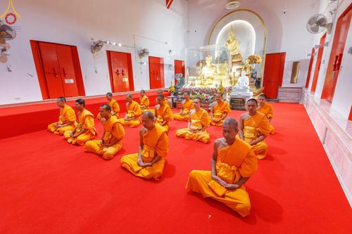 ภาพ No.194148:พระธรรมยาตราปฏิบัติธรรม และถ่ายภาพหมู่ประวัติศาสตร์ ณ วัดสองพี่น้อง ต.ต้นตาล อ.สองพี่น้อง จ.สุพรรณบุรี ในโครงการธรรมยาตรา กตัญญูบูชา มหาปูชนียาจารย์ พระมงคลเทพมุนี(สด จนฺทสโร) พระผู้ปราบมาร อนุสรณ์สถาน 7 แห่ง ปีที่ 13 วันที่ 12 มกราคม พ.ศ. 2568