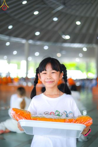 ภาพ No.157639:พิธีถวายภัตตาหารเมนูสวรรค์ ในพรรษาแห่งการเข้าถึงธรรม วันเสาร์ที่ 28 กันยายน พ.ศ. 2567 ณ หอฉันคุณยายอาจารย์ฯ วัดพระธรรมกาย