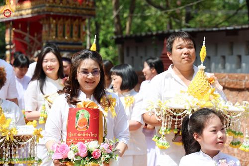 ภาพ No.182278:พิธีทอดกฐิน ณ วัดกล้วย จ.นนทบุรี ในโครงการทอดกฐินสามัคคีทั่วไทย 30,000 วัด บูชาธรรม 80 ปี หลวงพ่อธัมมชโย โดยคณะศิษยานุศิษย์วัดพระธรรมกาย วันที่ 9 พฤศจิกายน พ.ศ. 2567