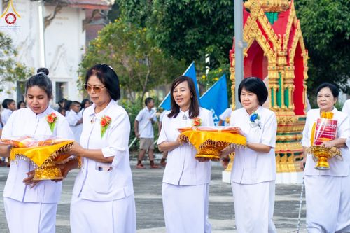 ภาพ No.200463:พิธีทอดผ้าป่าทำนุบำรุงศาสนสถาน ณ วัดรางกำหยาด ตำบลบางภาษี อำเภอบางเลน จังหวัดนครปฐม ในโครงการธรรมยาตรา กตัญญูบูชา มหาปูชนียาจารย์ พระมงคลเทพมุนี(สด จนฺทสโร) พระผู้ปราบมาร อนุสรณ์สถาน 7 แห่ง ปีที่ 13 วันที่ 22 มกราคม พ.ศ. 2568