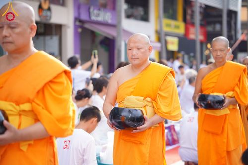 ภาพ No.173829:พิธีทอดกฐิน วัดภาวนาปีนัง ประเทศมาเลเซีย วันที่ 31 ตุลาคม พ.ศ. 2567