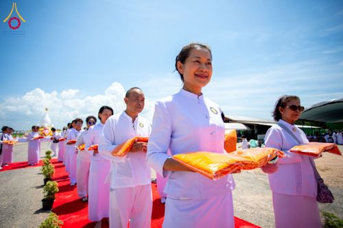 ภาพ No.211492:วันอาทิตย์ที่ 16 มีนาคม พ.ศ. 2568 พิธีทอดผ้าป่าฉลองปทุมเจดีย์ ณ ศูนย์อบรมเยาวชนปัตตานี