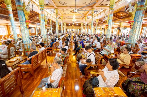 ภาพ No.254915:วันที่ 12 ตุลาคม พ.ศ. 2568 พิธีทอดกฐินสามัคคีทั่วไทย 30,000 วัด โดยคณะศิษยานุศิษย์ บูชาธรรม 81 ปี หลวงพ่อธัมมชโย ณ วัดตะคร้ำเอน อ.ท่ามะกา  จ.กาญจนบุรี