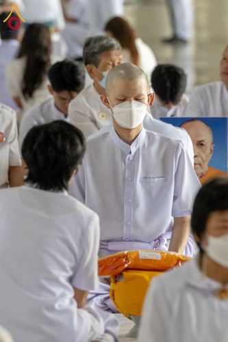 ภาพ No.62700:พิธีขอขมามอบผ้าไตร ในโครงการอุปสมบทหมู่ บูชาธรรมหลวงพ่อธัมมชโย พ.ศ.2567  โครงการอุปสมบทหมู่ธรรมทายาท ระดับอุดมศึกษา รุ่นที่51 (ภาคฤดูร้อน) โครงการบวชพระนานาชาติ AEC และ WAB รุ่นผู้บริหาร(รุ่นที่2) ณ ลานธรรม พระมหาธรรมกายเจดีย์ วันที่ 13 เมษายน พ.ศ. 2567