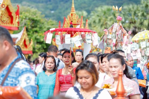 ภาพ No.260361:วันที่ 19 ตุลาคม พ.ศ. 2568 พิธีทอดกฐินสามัคคีทั่วไทย 30,000 วัด โดยคณะศิษยานุศิษย์ บูชาธรรม 81 ปี หลวงพ่อธัมมชโย ณ วัดไชยธาราราม ต.ฉลอง อ.เมืองภูเก็ต จ.ภูเก็ต