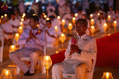 ภาพ No.211695:วันอาทิตย์ที่ 16 มีนาคม พ.ศ. 2568 พิธีจุดประทีปถวายเป็นพุทธบูชา ฉลองปทุมเจดีย์ (เจดีย์พระพุทธเจ้า 5 พระองค์) ณ ศูนย์อบรมเยาวชนปัตตานี