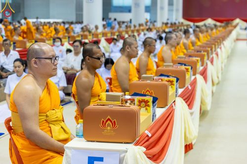ภาพ No.176268:พิธีมุทิตาสักการะพระมหาเถระและพระเถระ วันที่ 24 พฤศจิกายน พ.ศ. 2567 ณ วัดพระธรรมกาย จ.ปทุมธานี