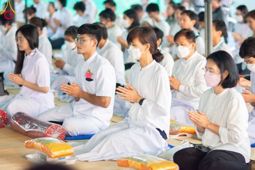 ภาพ No.108969:พิธีถวายภัตตาหารเป็นสังฆทาน แด่คณะพระธรรมยาตราฯ ในโครงการธรรมยาตรากตัญญูบูชา มหาปูชนียาจารย์ พระมงคลเทพมุนี(สด จนฺทสโร) พระผู้ปราบมาร อนุสรณ์สถาน 7 แห่ง ปีที่ 12 วันที่ 9 มกราคม พ.ศ. 2567 ณ อนุสรณ์สถานคลองบางนางแท่น  อ.สามพราน จ.นครปฐม