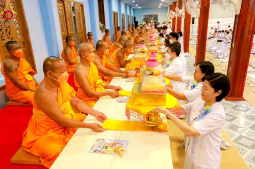 ภาพ No.115027:พิธีถวายภัตตาหารเป็นสังฆทาน แด่คณะพระธรรมยาตรา ปีที่ 12 วันที่ 19 มกราคม พ.ศ. 2567 ณ วัดโบสถ์(บน) บางคูเวียง จ.นนทบุรี