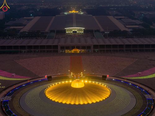 ภาพ No.122189:พิธีจุดประทีปถวายเป็นพุทธบูชา และบูชาธรรมมหาปูชนียาจารย์ พระมงคลเทพมุนี(สด จนฺทสโร) ในโครงการธรรมยาตรา กตัญญูบูชา มหาปูชนียาจารย์ พระมงคลเทพมุนี(สด จนฺทสโร) พระผู้ปราบมาร อนุสรณ์สถาน 7 แห่ง ปีที่ 12 วันที่ 31 มกราคม พ.ศ. 2567 ณ วัดพระธรรมกาย จ.ปทุมธานี (