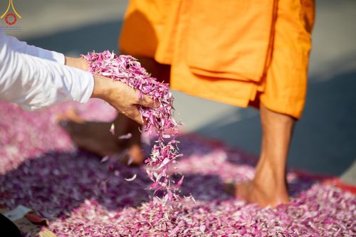ภาพ No.201980:พิธีต้อนรับพระธรรมยาตรา ณ อนุสรณ์สถานลำดับที่ 7 สถานที่ขยายวิชชาธรรมกาย วัดพระธรรมกาย ต.คลองสาม อ.คลองหลวง จ.ปทุมธานี ในโครงการธรรมยาตรา กตัญญูบูชา มหาปูชนียาจารย์ พระมงคลเทพมุนี(สด จนฺทสโร) พระผู้ปราบมาร อนุสรณ์สถาน 7 แห่ง ปีที่ 13 วันที่ 26 มกราคม 2568