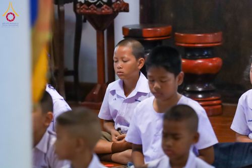 ภาพ No.180122:กิจกรรมวันรวมพลังเด็กดี V-Star ผู้นำฟื้นฟูศีลธรรมโลก ประจำปีพุทธศักราช 2567 จังหวัดสุโขทัย เพื่อรวมพลังสร้างความดี นั่งสมาธิภาวนาถวายเป็นพุทธบูชา และเพื่อส่งเสริมการเรียนรู้พระพุทธศาสนา วันที่ 3 ธันวาคม พ.ศ. 2567